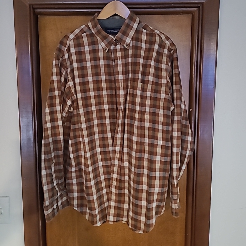 Roundtree & Yorke Casual Button Down Shirt - Brown Plaid Flannel